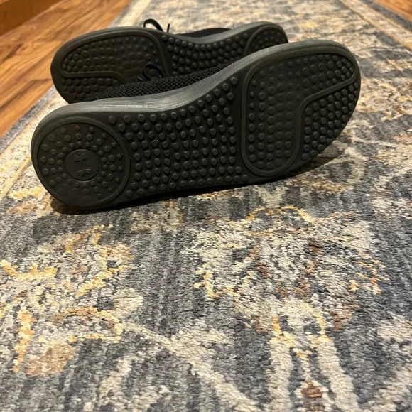 Black Under Armour shoes - Picture 3 of 3